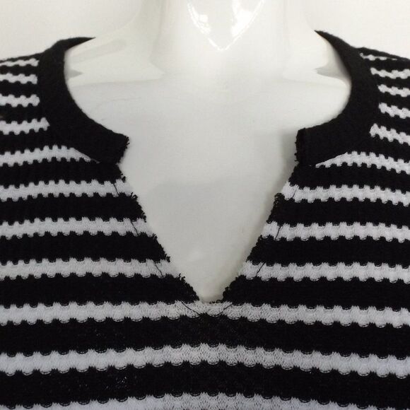TORRID Thermal Top, 3/3X, Black/White Stripes, Long sleeve, Notch collar - Picture 2 of 14